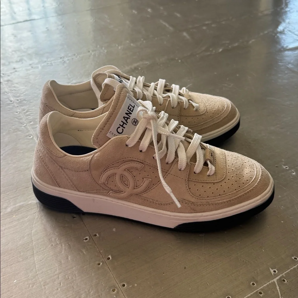 Chanel sneakers trainers flats logo beige suede sz 38.5